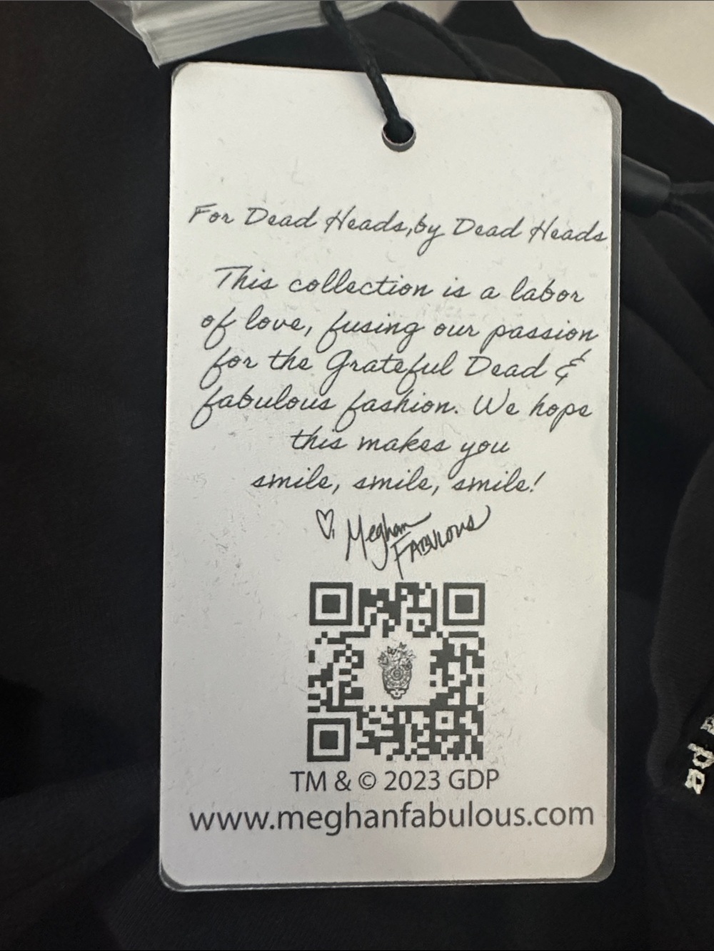 Grateful Dead by Meghan Fabulous Black Short-Sleeve Tee with Red & Blue Skull - Picture 10 of 15